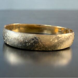Vintage Monet Hammered Textured Hinged Bracelet Oval Bangle Brushed Gold-tone